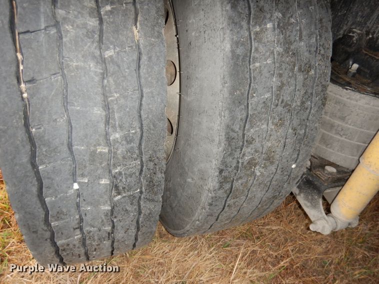 image for item DJ6985 2012 International WorkStar 7600  vacuum truck