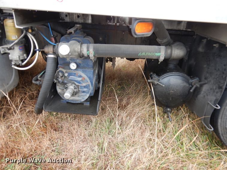 image for item DJ6985 2012 International WorkStar 7600  vacuum truck