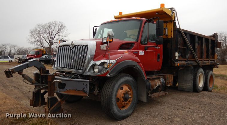 image for item DJ6986 2008 International 7400  dump truck