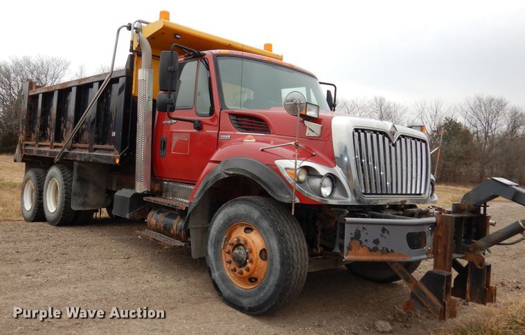 image for item DJ6986 2008 International 7400  dump truck