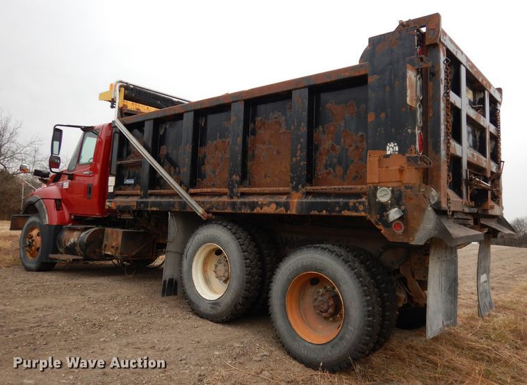 image for item DJ6986 2008 International 7400  dump truck