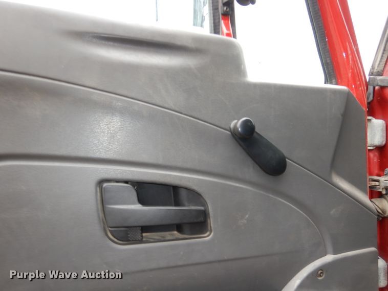 image for item DJ6986 2008 International 7400  dump truck