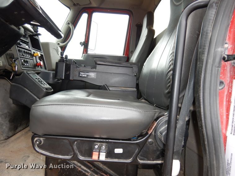 image for item DJ6986 2008 International 7400  dump truck