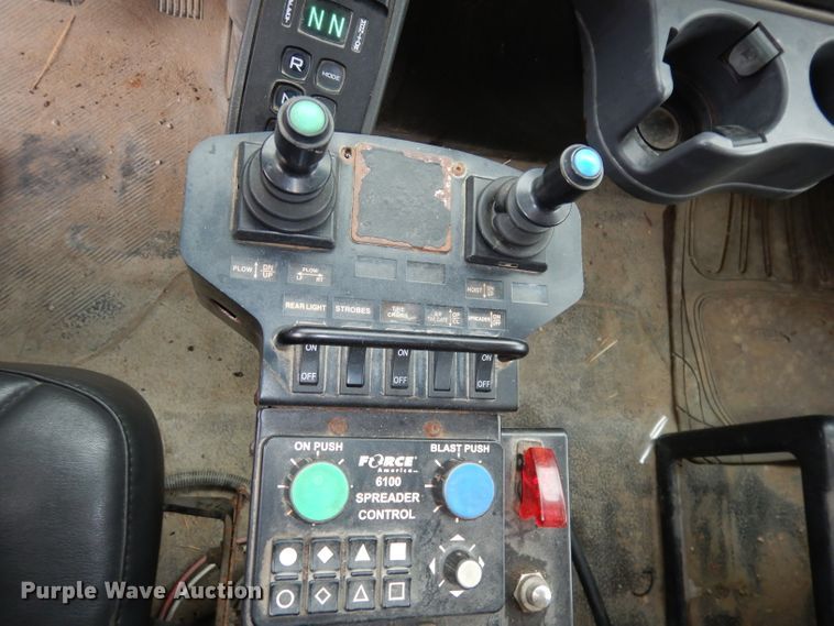 image for item DJ6986 2008 International 7400  dump truck