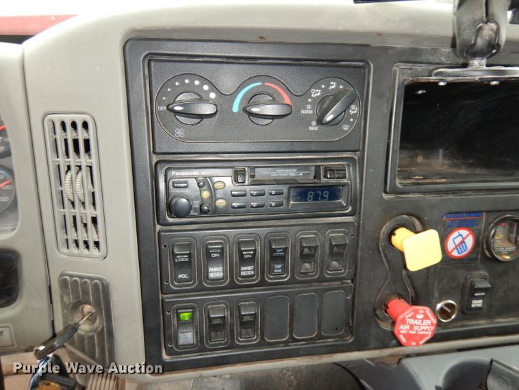 image for item DJ6986 2008 International 7400  dump truck