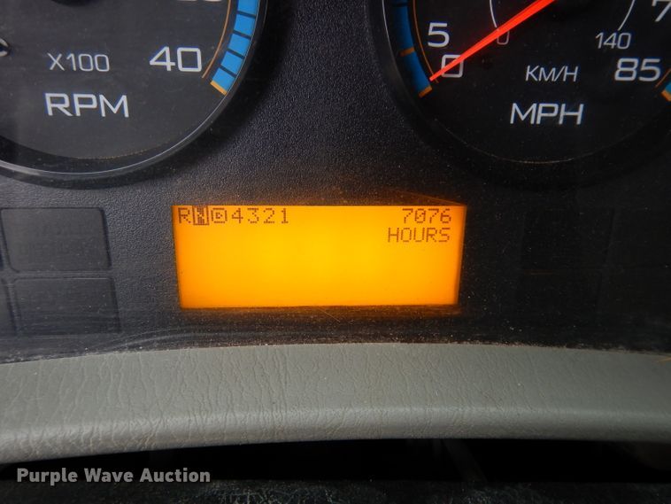 image for item DJ6986 2008 International 7400  dump truck