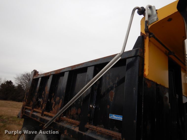 image for item DJ6986 2008 International 7400  dump truck