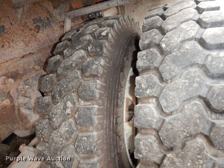 image for item DJ6986 2008 International 7400  dump truck