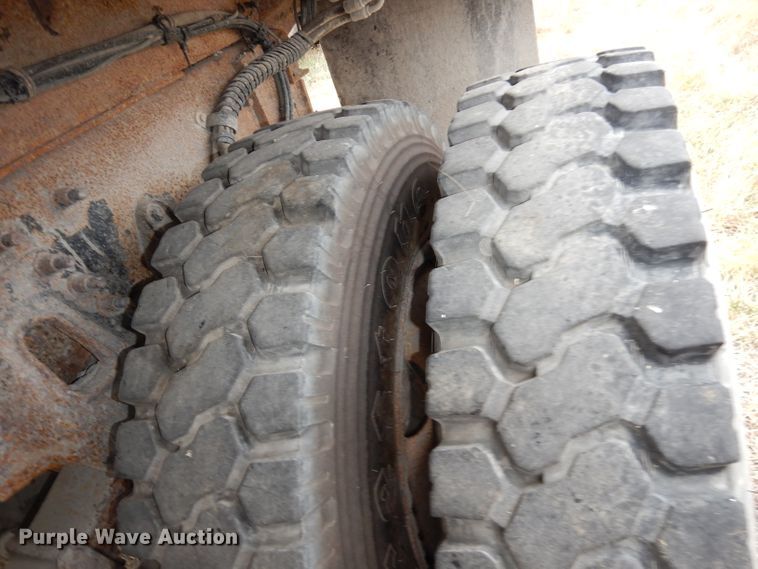 image for item DJ6986 2008 International 7400  dump truck