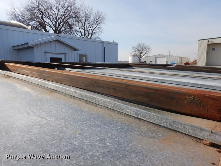 image for item EF9689 Airplane hanger door