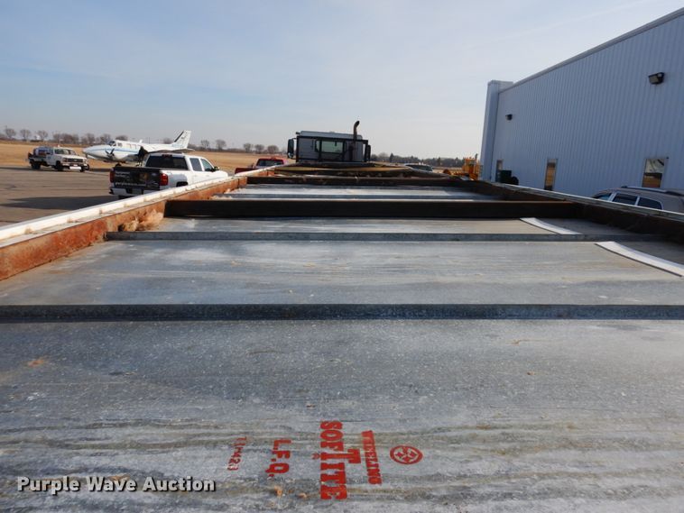 image for item EF9689 Airplane hanger door