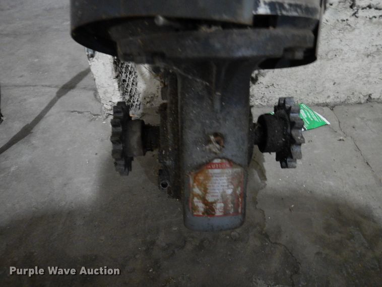 image for item EF9689 Airplane hanger door