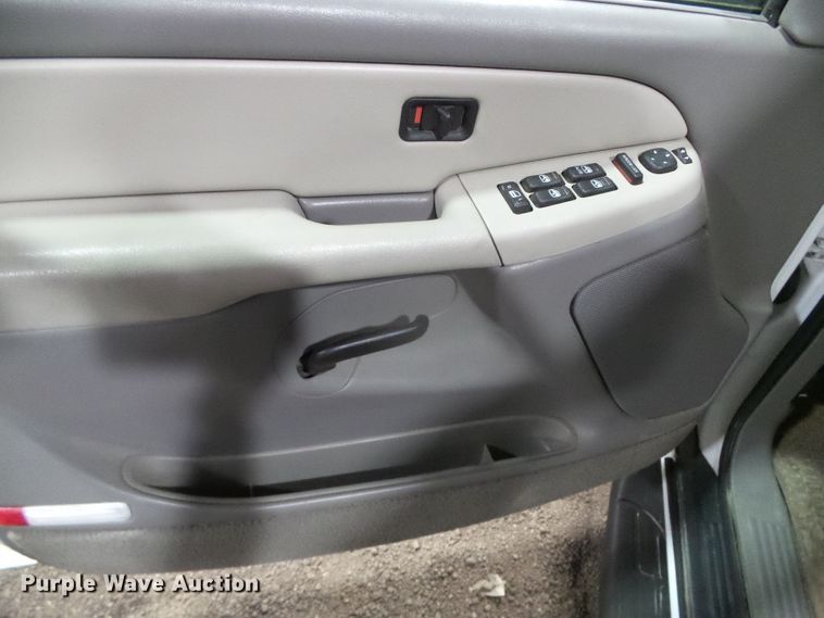 image for item EK9762 2001 Chevrolet Suburban K1500  SUV