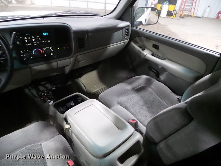 image for item EK9762 2001 Chevrolet Suburban K1500  SUV