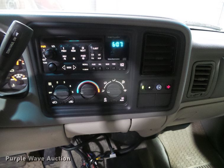 image for item EK9762 2001 Chevrolet Suburban K1500  SUV