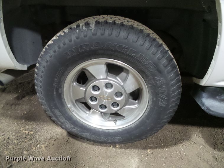 image for item EK9762 2001 Chevrolet Suburban K1500  SUV