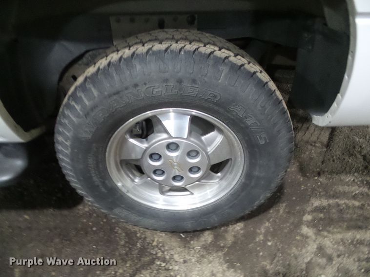 image for item EK9762 2001 Chevrolet Suburban K1500  SUV