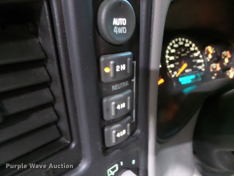 image for item EK9762 2001 Chevrolet Suburban K1500  SUV