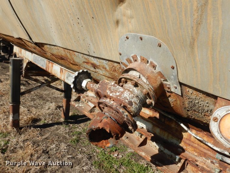 image for item EY9150 1965 Custom Head pneumatic dry bulk trailer