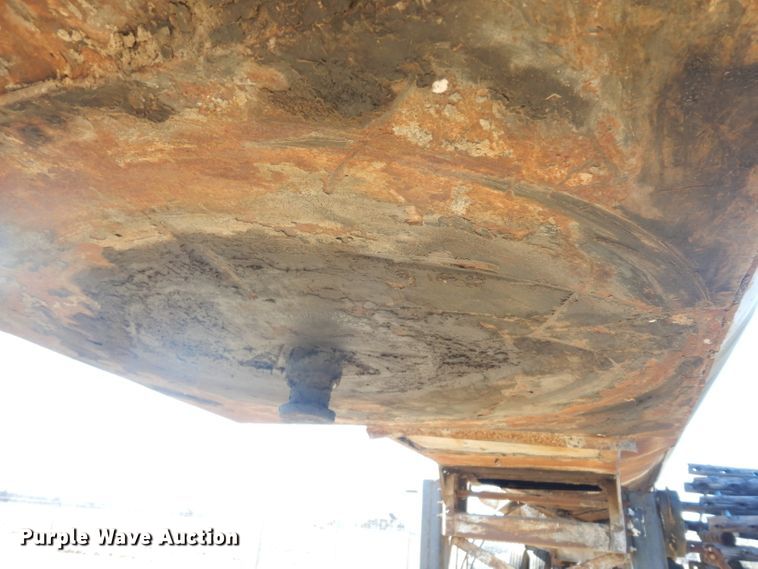 image for item EY9150 1965 Custom Head pneumatic dry bulk trailer