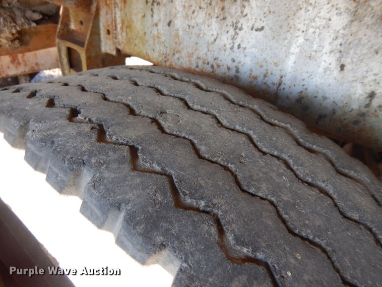 image for item EY9150 1965 Custom Head pneumatic dry bulk trailer