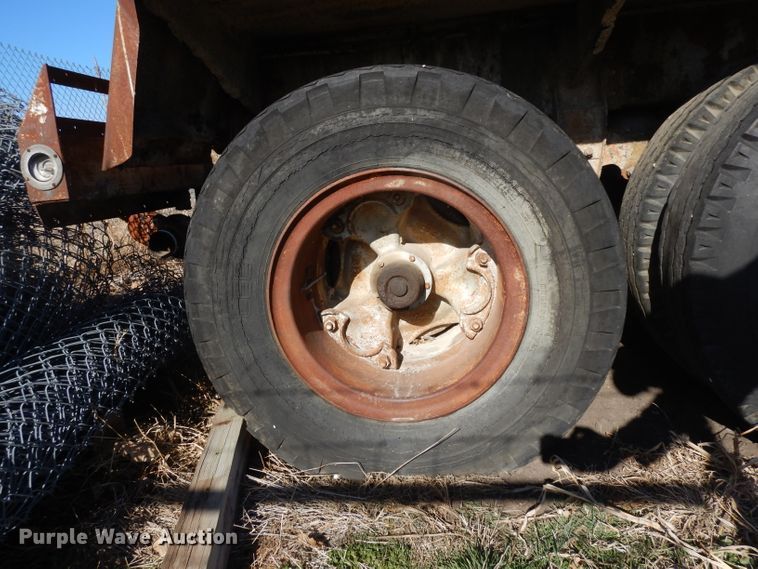 image for item EY9150 1965 Custom Head pneumatic dry bulk trailer