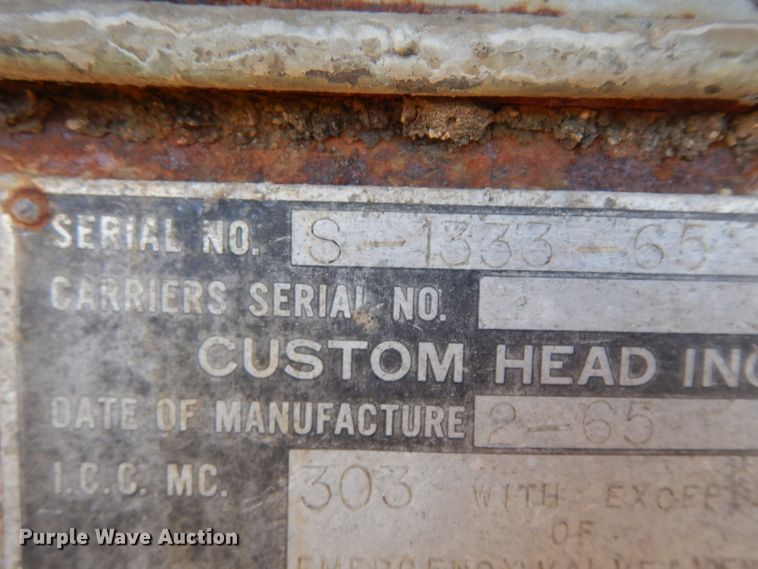 image for item EY9150 1965 Custom Head pneumatic dry bulk trailer