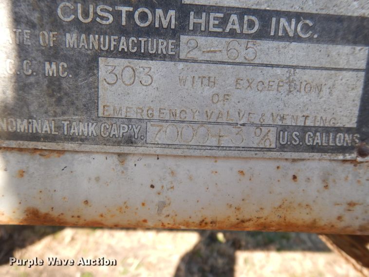 image for item EY9150 1965 Custom Head pneumatic dry bulk trailer