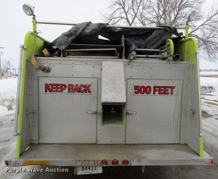 image for item GC9785 1986 Ford F800  pumper fire truck