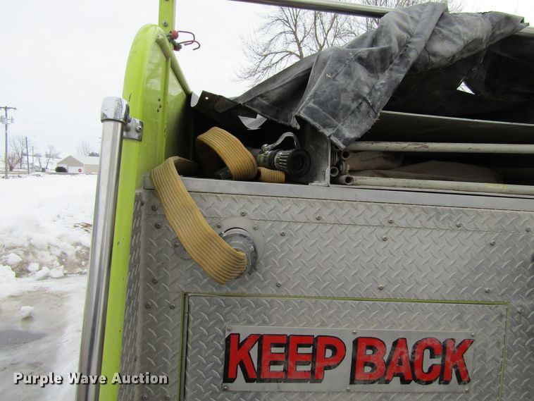 image for item GC9785 1986 Ford F800  pumper fire truck