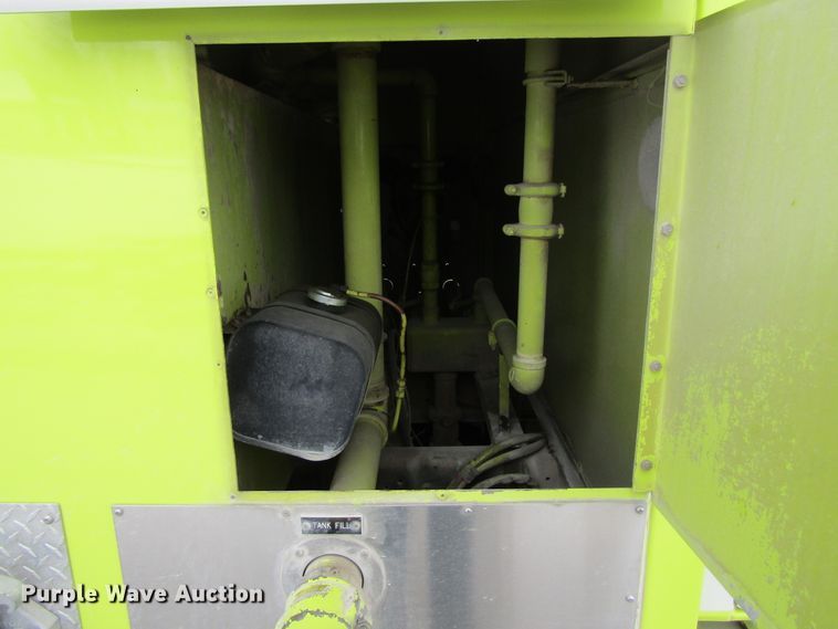 image for item GC9785 1986 Ford F800  pumper fire truck