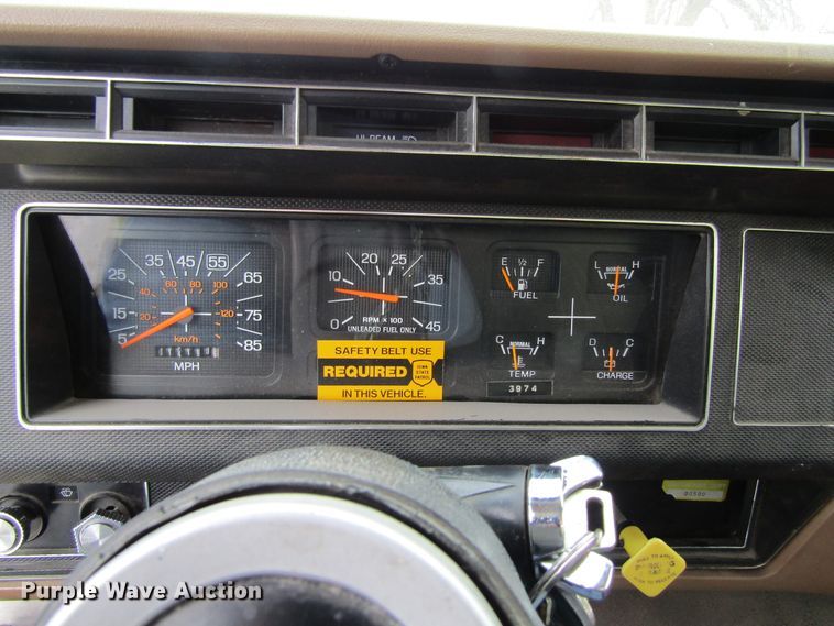 image for item GC9785 1986 Ford F800  pumper fire truck