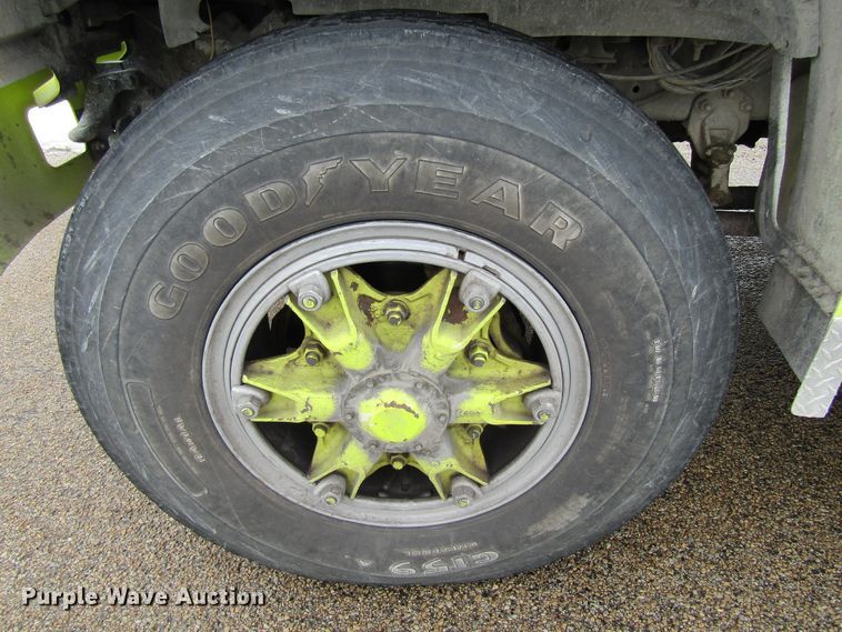 image for item GC9785 1986 Ford F800  pumper fire truck