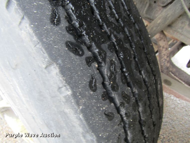 image for item GC9785 1986 Ford F800  pumper fire truck