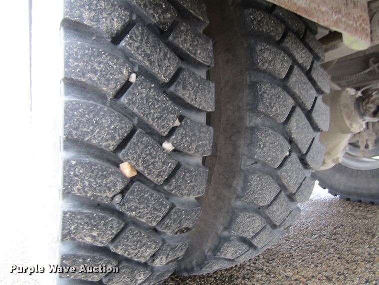 image for item GC9785 1986 Ford F800  pumper fire truck