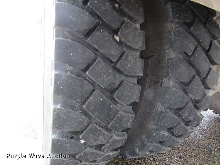 image for item GC9785 1986 Ford F800  pumper fire truck