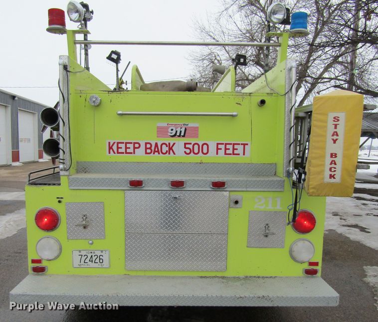 image for item GC9786 1982 Ford F800  pumper fire truck