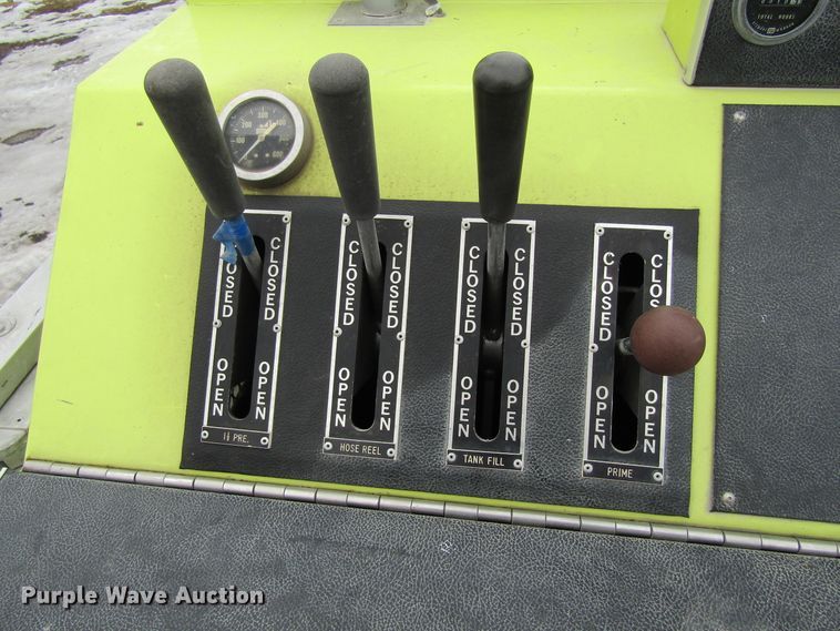 image for item GC9786 1982 Ford F800  pumper fire truck