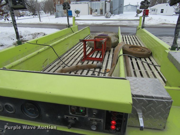 image for item GC9786 1982 Ford F800  pumper fire truck