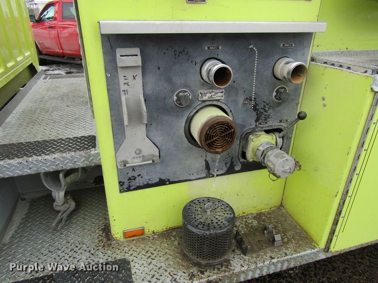 image for item GC9786 1982 Ford F800  pumper fire truck