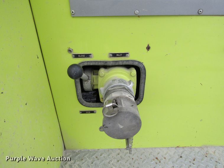 image for item GC9786 1982 Ford F800  pumper fire truck