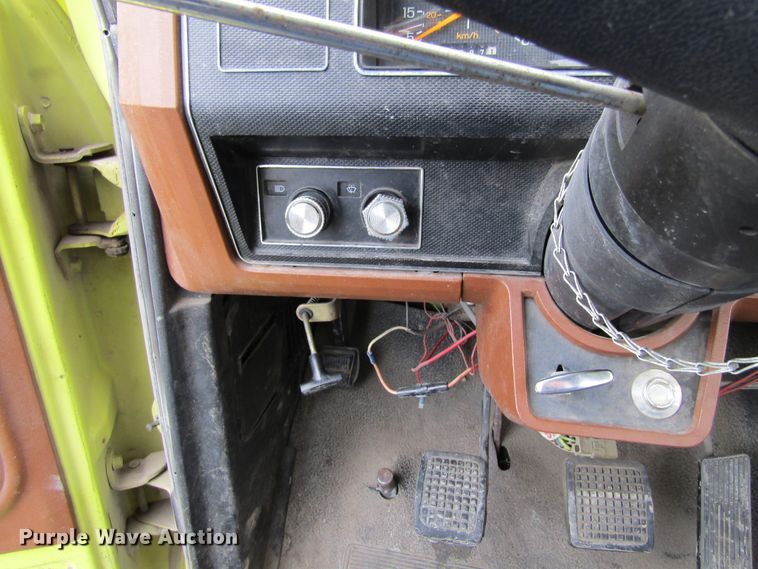 image for item GC9786 1982 Ford F800  pumper fire truck