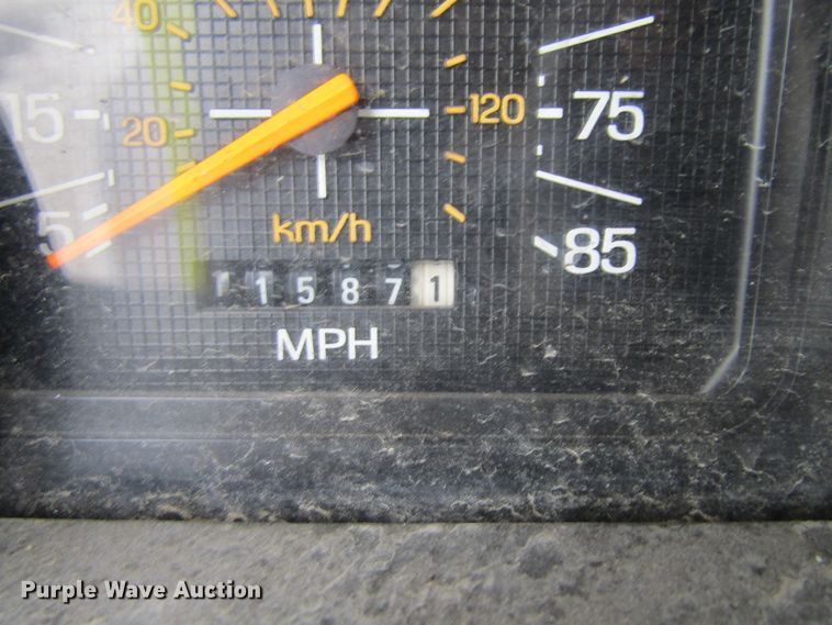 image for item GC9786 1982 Ford F800  pumper fire truck