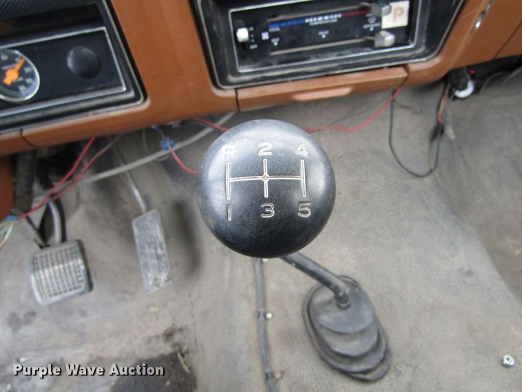 image for item GC9786 1982 Ford F800  pumper fire truck