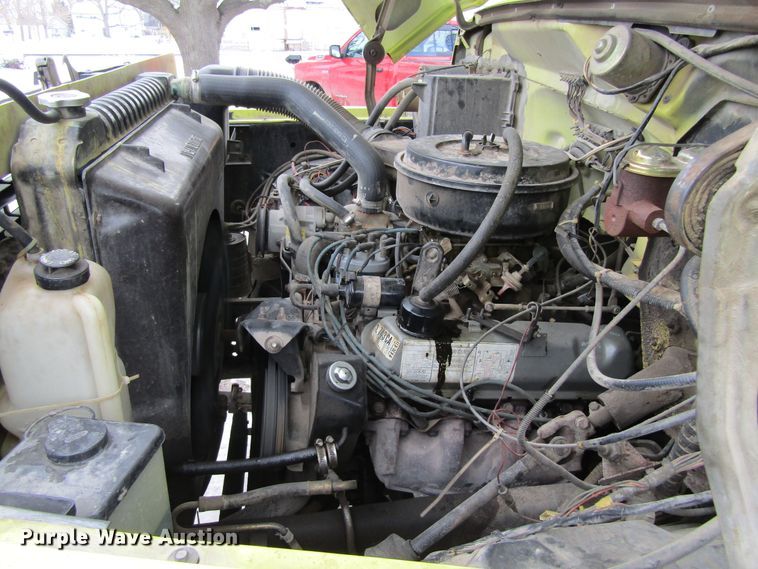 image for item GC9786 1982 Ford F800  pumper fire truck