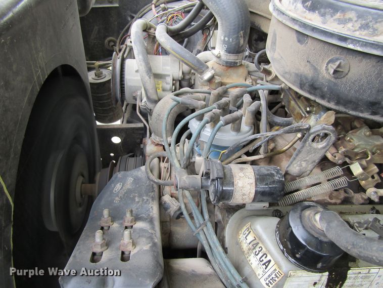 image for item GC9786 1982 Ford F800  pumper fire truck