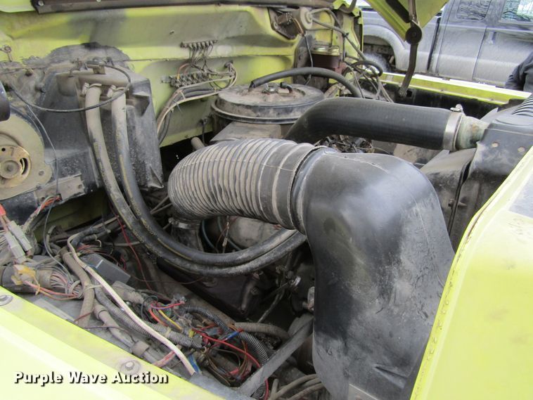 image for item GC9786 1982 Ford F800  pumper fire truck