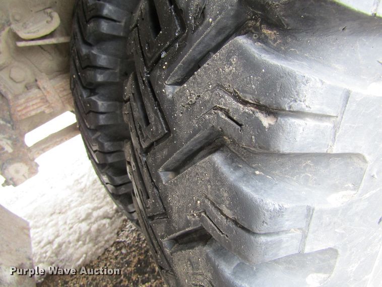 image for item GC9786 1982 Ford F800  pumper fire truck