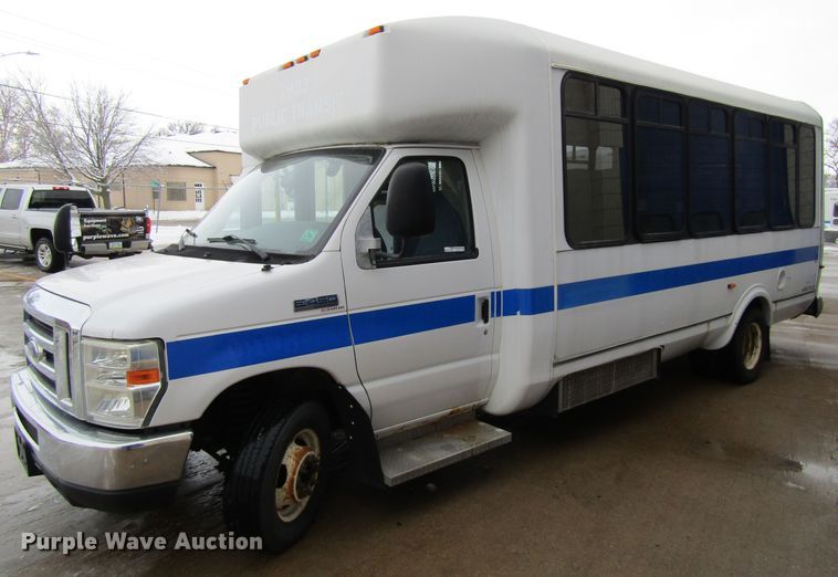image for item GC9787 2009 Ford E450  shuttle bus