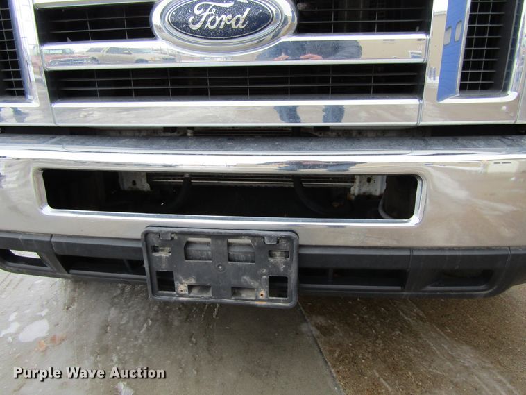 image for item GC9787 2009 Ford E450  shuttle bus